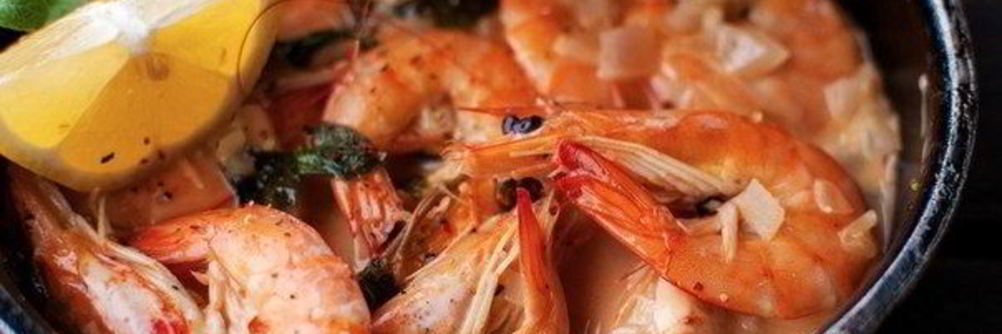 Креветки в винном соусе с орегано