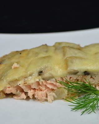 Лосось с грибами