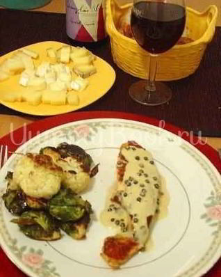 Лосось с перечным соусом