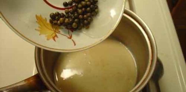 лосось с перечным соусом