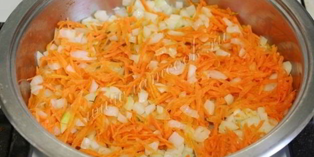 минтай тушеный с овощами