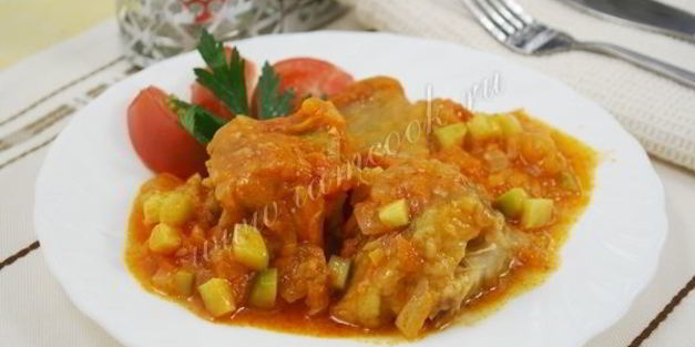 минтай тушеный с овощами