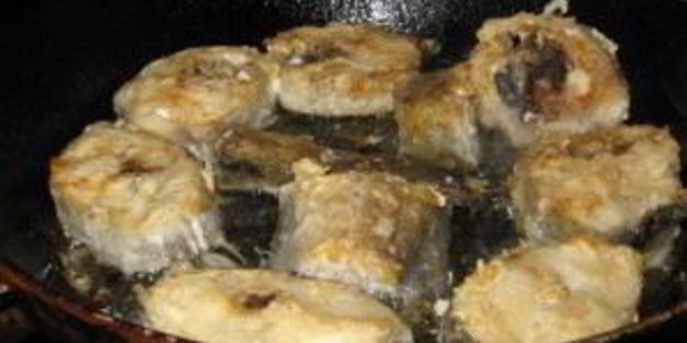 минтай жареный с луком