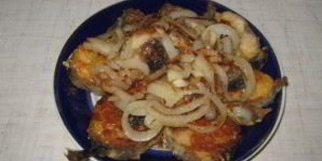 минтай жареный с луком