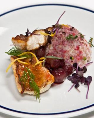 Окунь под карамельной корочкой с рисом басмати