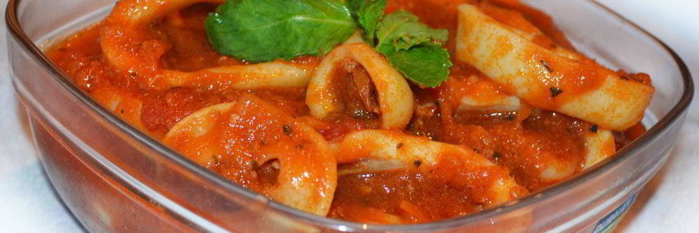 Острые кальмары в красном соусе