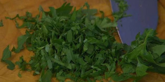 палтус со стручковой фасолью и помидорами