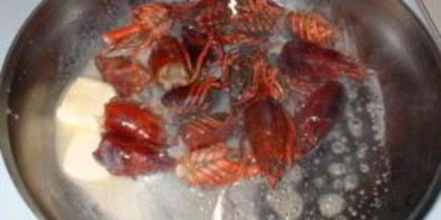 раки в томатном соусе