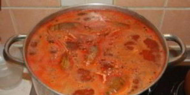 раки в томатном соусе