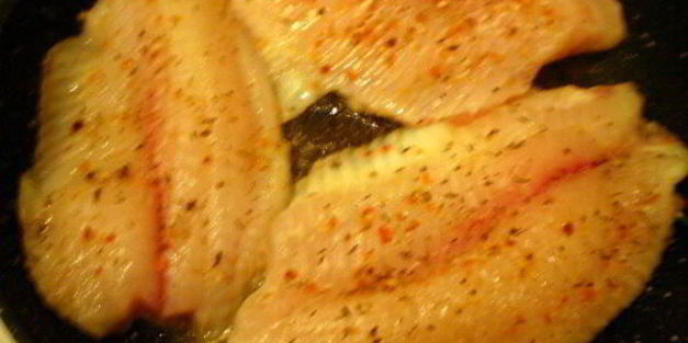 рыба с беконом, каперсами и шалфеем