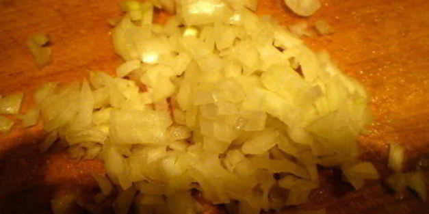 рыба с беконом, каперсами и шалфеем