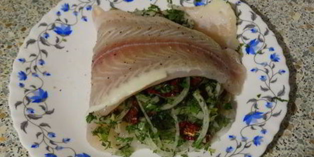 рыба с вялеными томатами