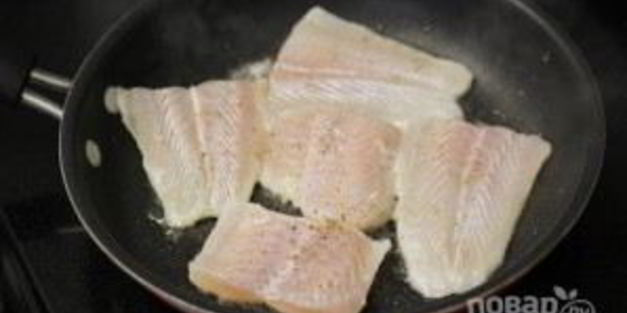 рыба, тушенная с овощами