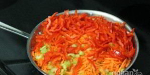 рыба, тушенная с овощами