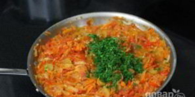 рыба, тушенная с овощами