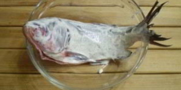 рыба в духовке со сметаной