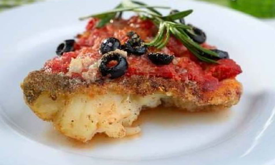 Рецепт рыба, запеченая под маслинами