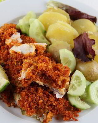 Рыбное филе, запеченное под корочкой из чоризо