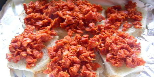 рыбное филе, запеченное под корочкой из чоризо