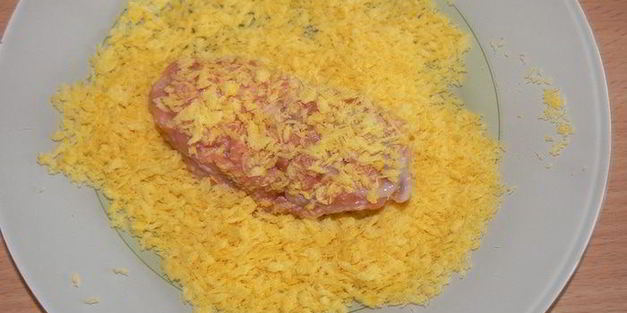 рыбные палочки в японских панировочных хлопьях