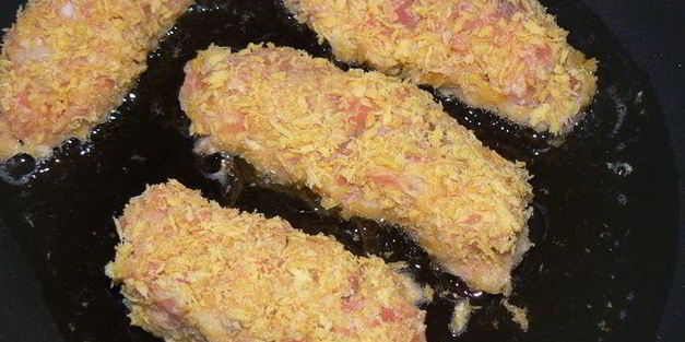 рыбные палочки в японских панировочных хлопьях