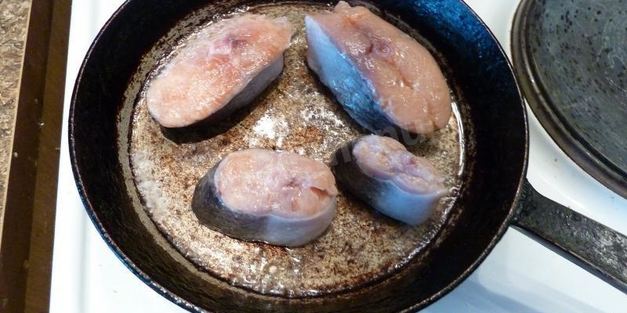 семга в укропно-огуречном соусе