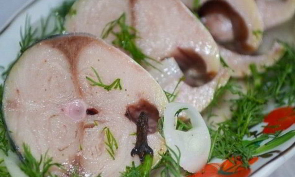 Рецепт скумбрия с пряностями в яблочном уксусе