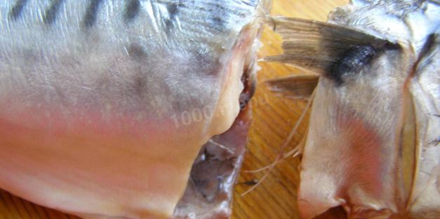 скумбрия в бутылке в луковой шелухе