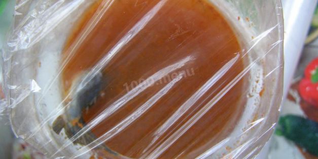 скумбрия в бутылке в луковой шелухе