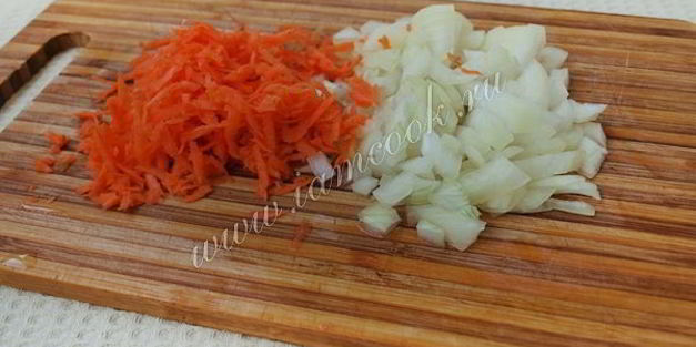 скумбрия запеченная с луком и морковью