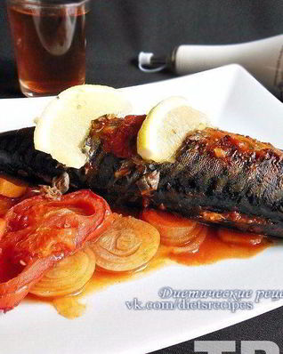 Скумбрия, запеченная с овощами