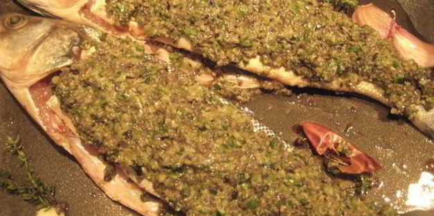 запеченная дорада с тапенадом