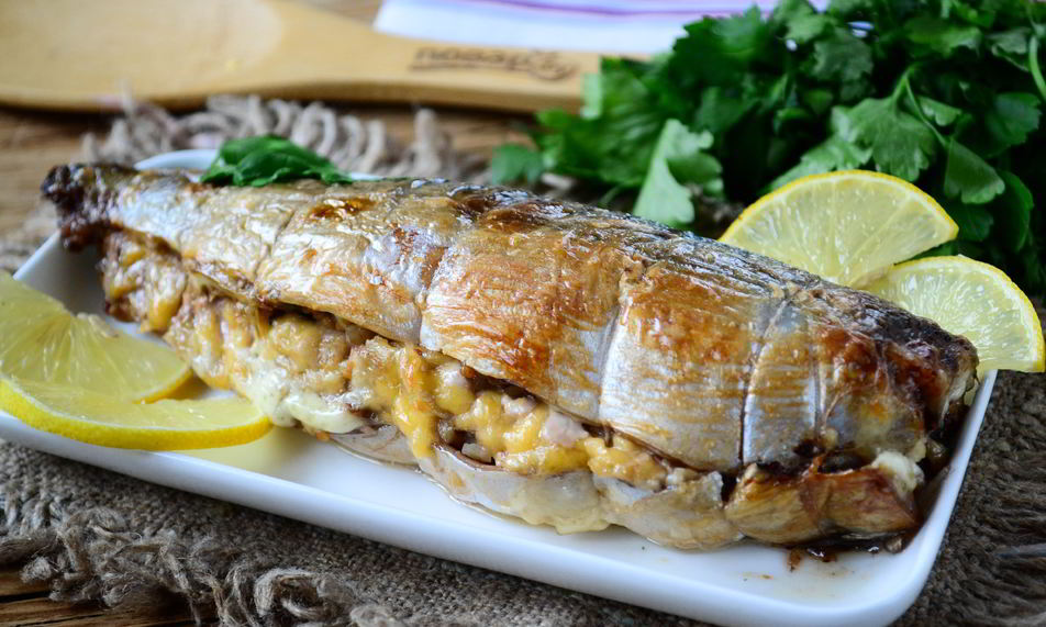 Рецепт запеченная скумбрия с орехово-сырной начинкой