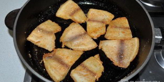 жареная рыба в кукурузной муке со специями