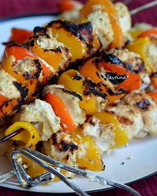 Куриный шашлык, маринованный в йогурте