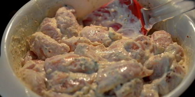 куриный шашлык, маринованный в йогурте