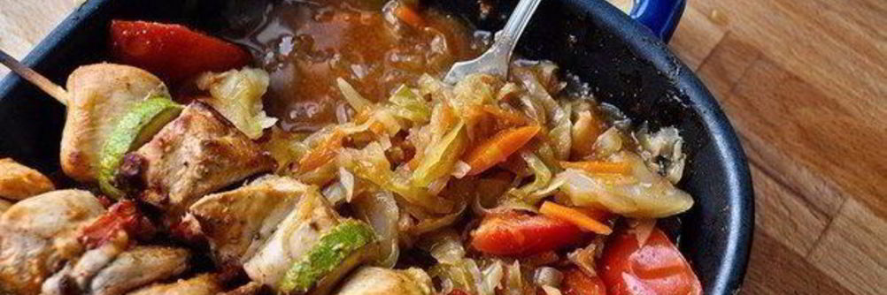 Куриный шашлык с гарниром в духовке