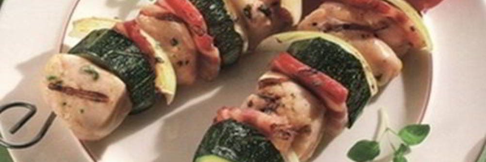 Куриный шашлык с цуккини и луком