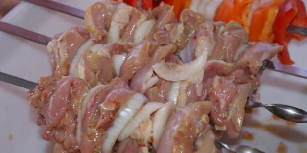 куриный шашлык в имбирно-лимонном маринаде