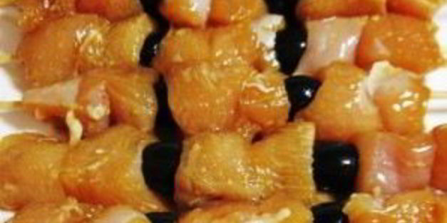 куриный шашлык в соевом маринаде с маслинами