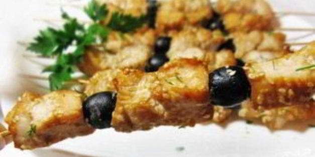 куриный шашлык в соевом маринаде с маслинами