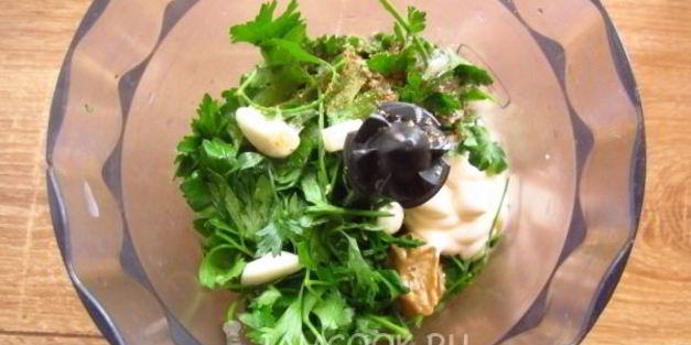 куриный шашлык в зеленом маринаде