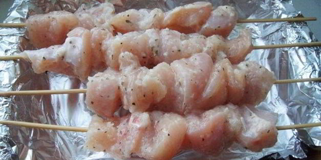 куриные шашлычки в ананасовом маринаде