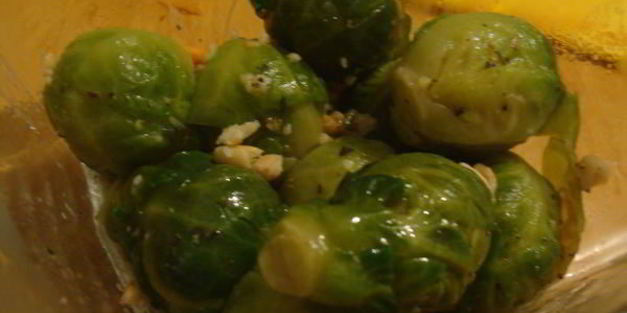 шашлычки из курицы и брюссельской капусты