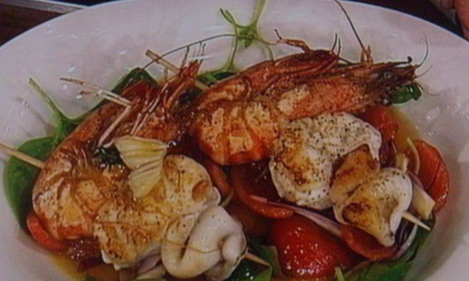 Рецепт шашлык — ассорти из морепродуктов с салатом из грейпфрута