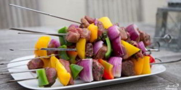 шашлык из баранины с овощами