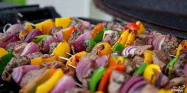 шашлык из баранины с овощами