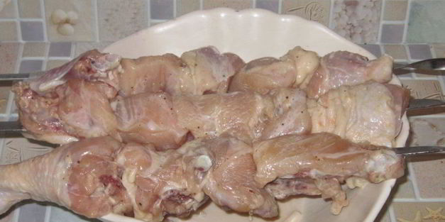 шашлык из курицы в майонезе
