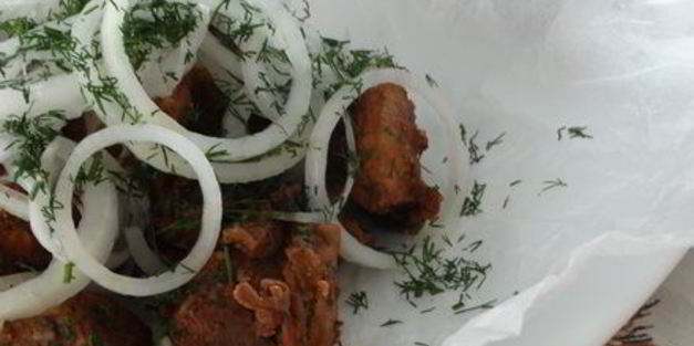 шашлык из мяса на сковороде