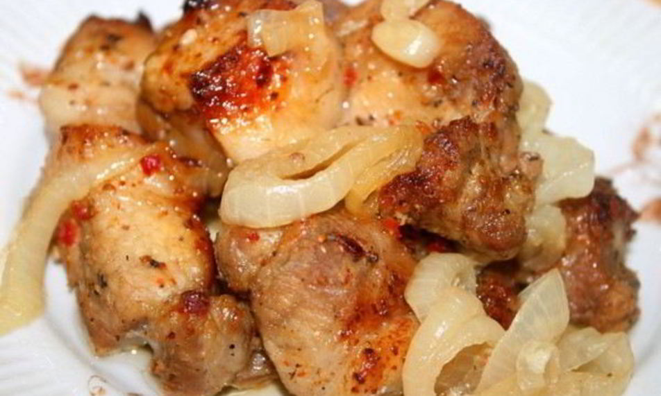 Рецепт шашлык из свинины на луковой подушке в духовке
